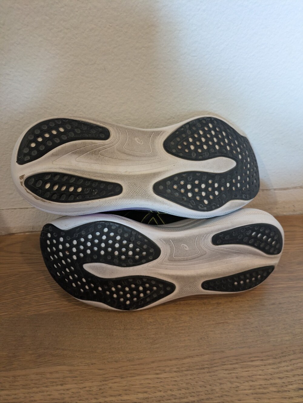 Asics Gel Nimbus 25 - Women's 6.5 - Picture 7 of 9